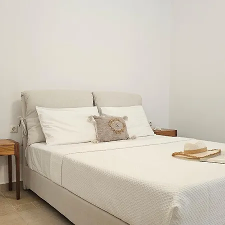 Milos Aquabliss Beachfront Pollonia