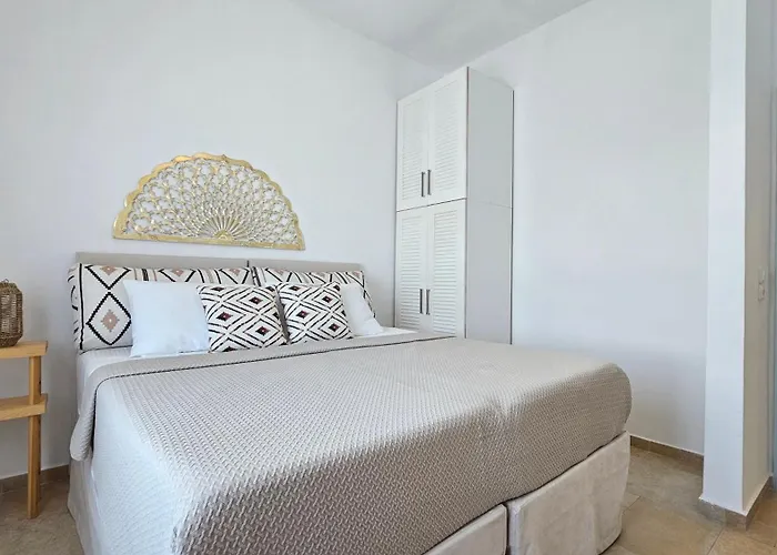 بيت للعطل Milos Aquabliss Beachfront بولونيا