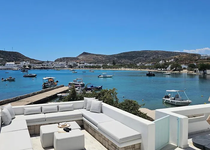 بيت للعطل Milos Aquabliss Beachfront بولونيا