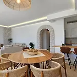 펜션 Milos Aquabliss Beachfront *