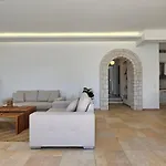 Milos Aquabliss Beachfront 폴로니아