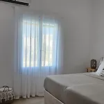펜션 Milos Aquabliss Beachfront *