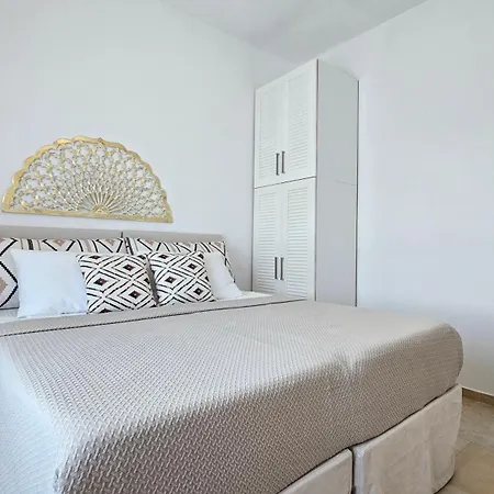 בית נופש Milos Aquabliss Beachfront פולוניה