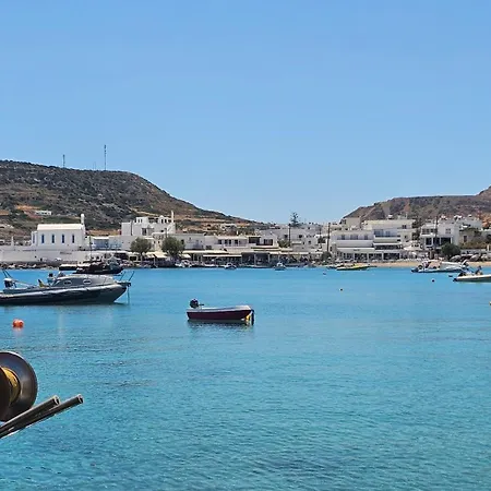 בית נופש Milos Aquabliss Beachfront