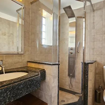 Milos Aquabliss Beachfront בית נופש פולוניה