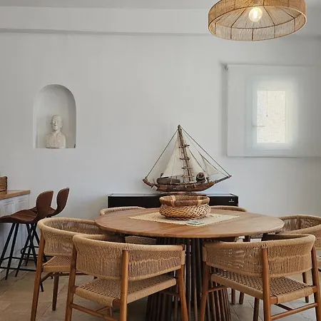 Milos Aquabliss Beachfront Holiday home