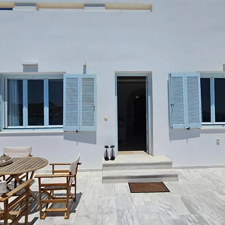 בית נופש Milos Aquabliss Beachfront