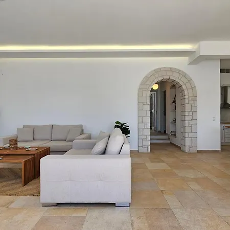 Milos Aquabliss Beachfront 阿波罗尼亚