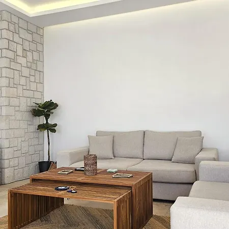 Milos Aquabliss Beachfront * פולוניה