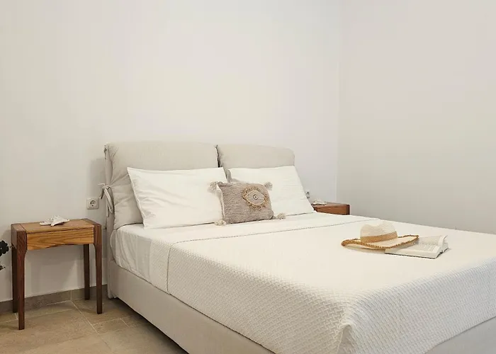 Milos Aquabliss Beachfront Pollonia